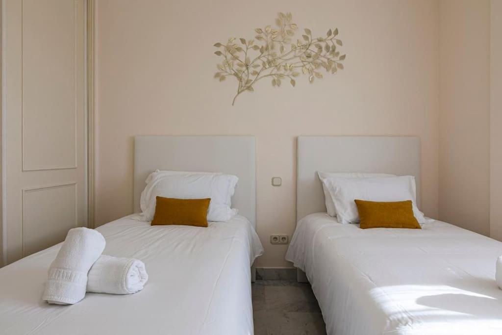 Luminous Puerto Banus, 2 Bedrooms And Parking Apartment Marbella