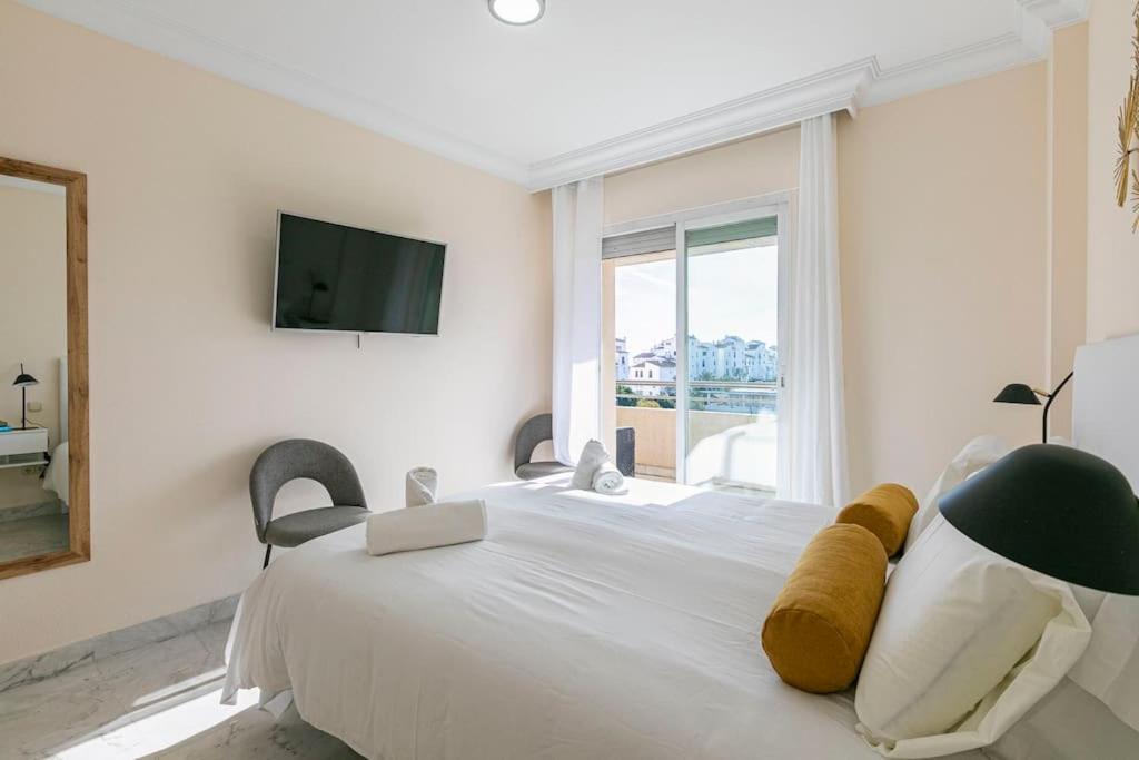 Luminous Puerto Banus, 2 Bedrooms And Parking Marbella