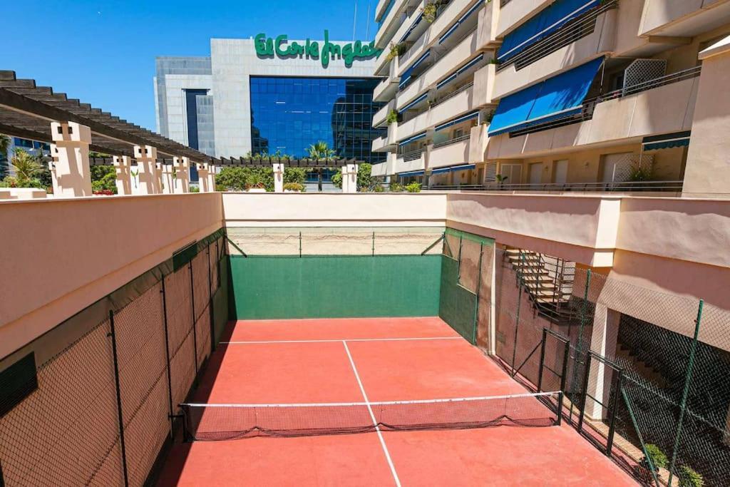 Luminous Puerto Banus, 2 Bedrooms And Parking Apartment *